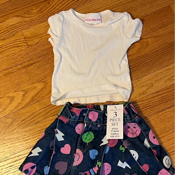 Girls like us $54 outfit set super cute! 3 Toddler - Picture 2 of 3